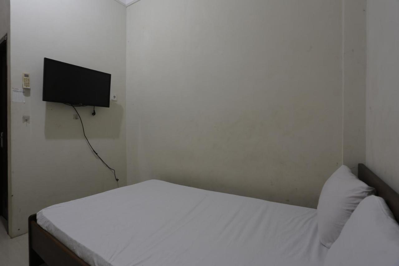 Oyo 93119 Guest House Leo Patra Muara Badak Εξωτερικό φωτογραφία