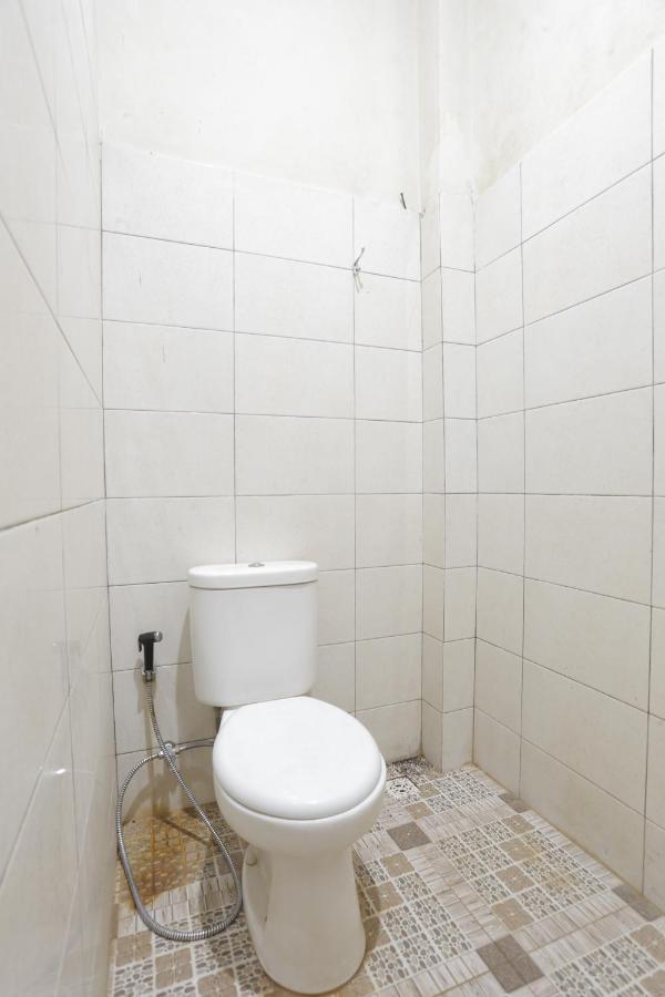 Oyo 93119 Guest House Leo Patra Muara Badak Εξωτερικό φωτογραφία