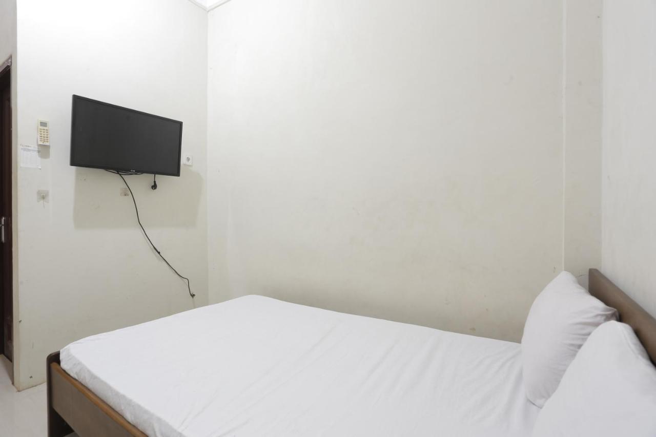 Oyo 93119 Guest House Leo Patra Muara Badak Εξωτερικό φωτογραφία