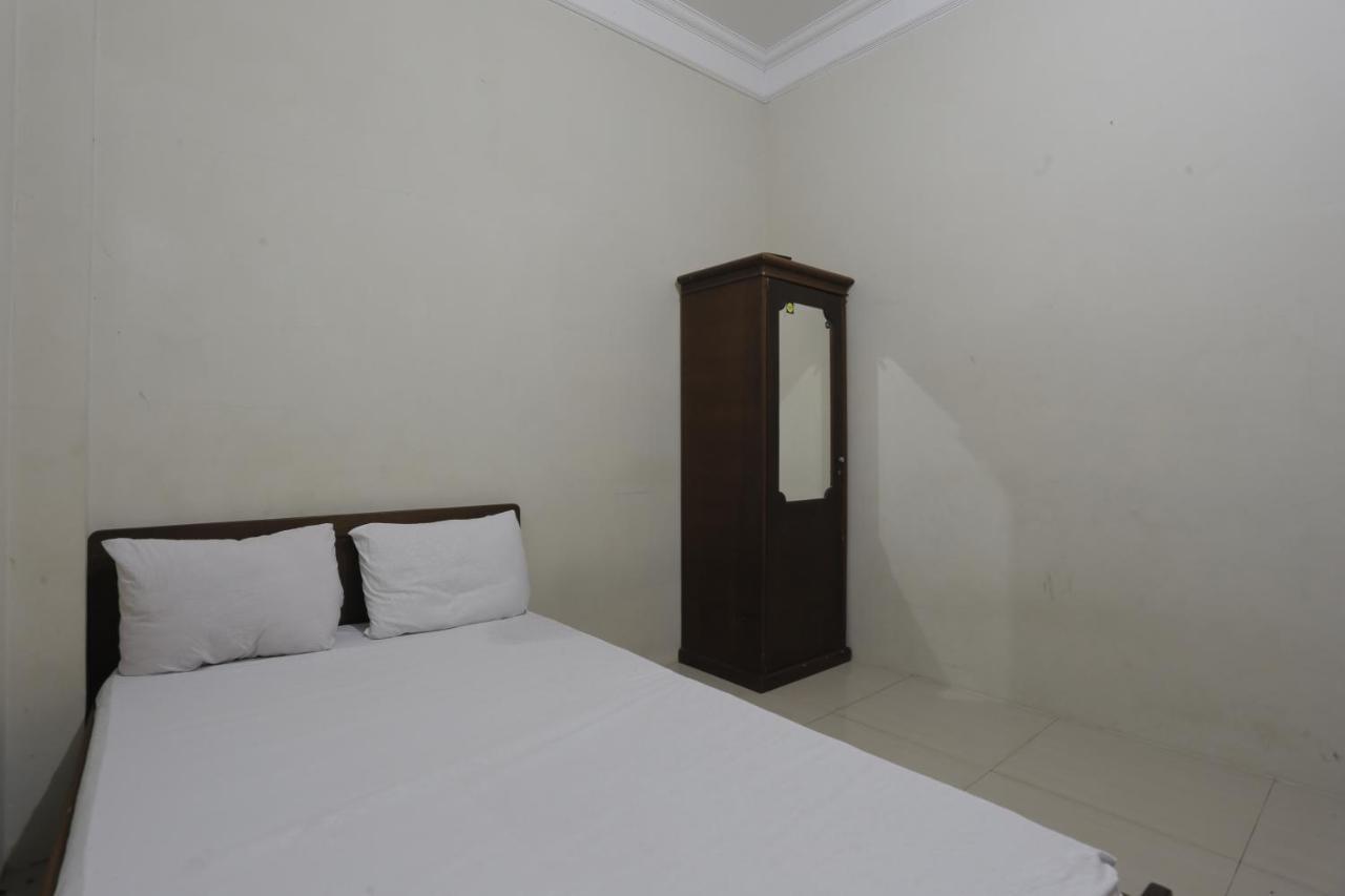 Oyo 93119 Guest House Leo Patra Muara Badak Εξωτερικό φωτογραφία