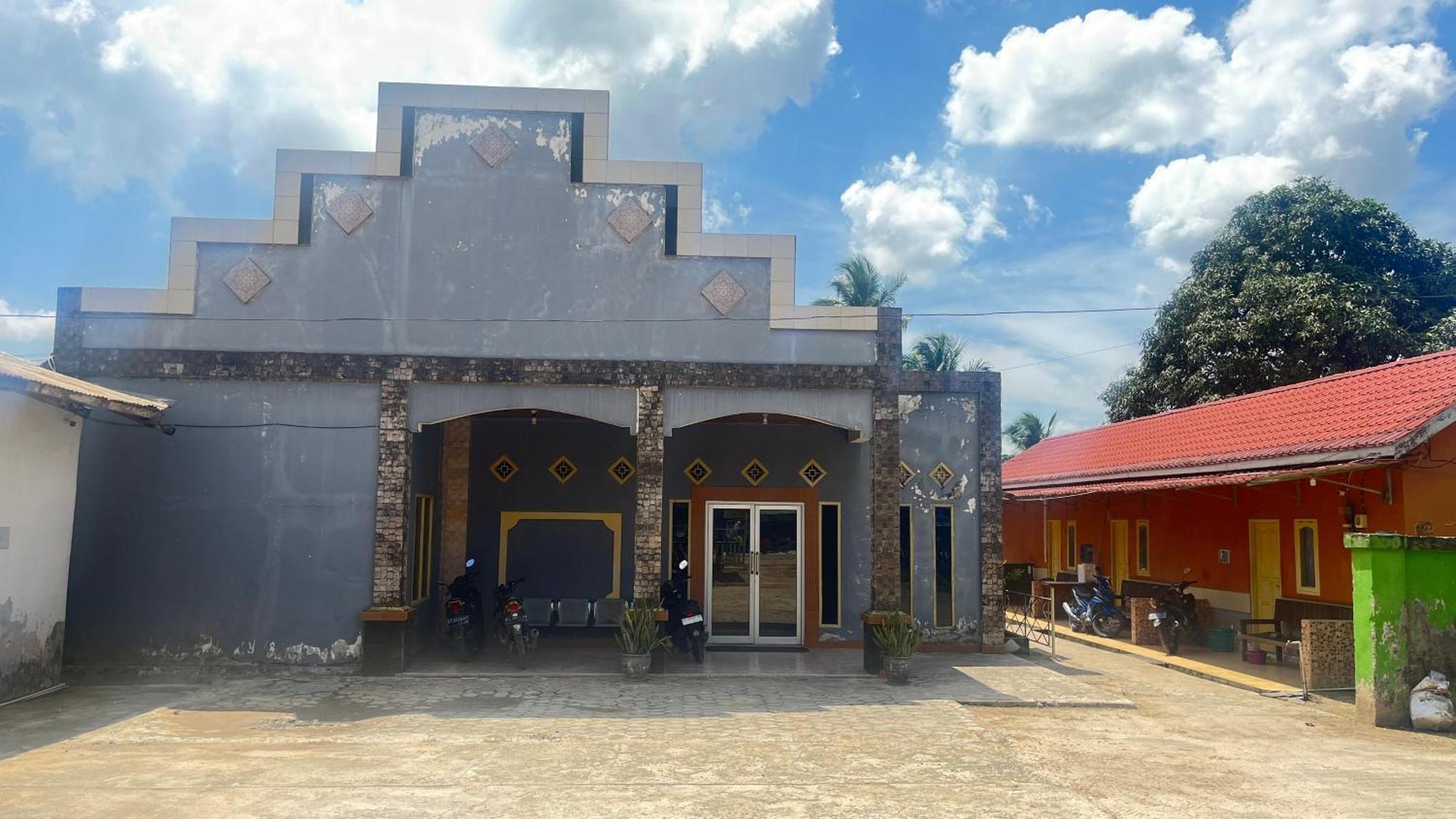 Oyo 93119 Guest House Leo Patra Muara Badak Εξωτερικό φωτογραφία