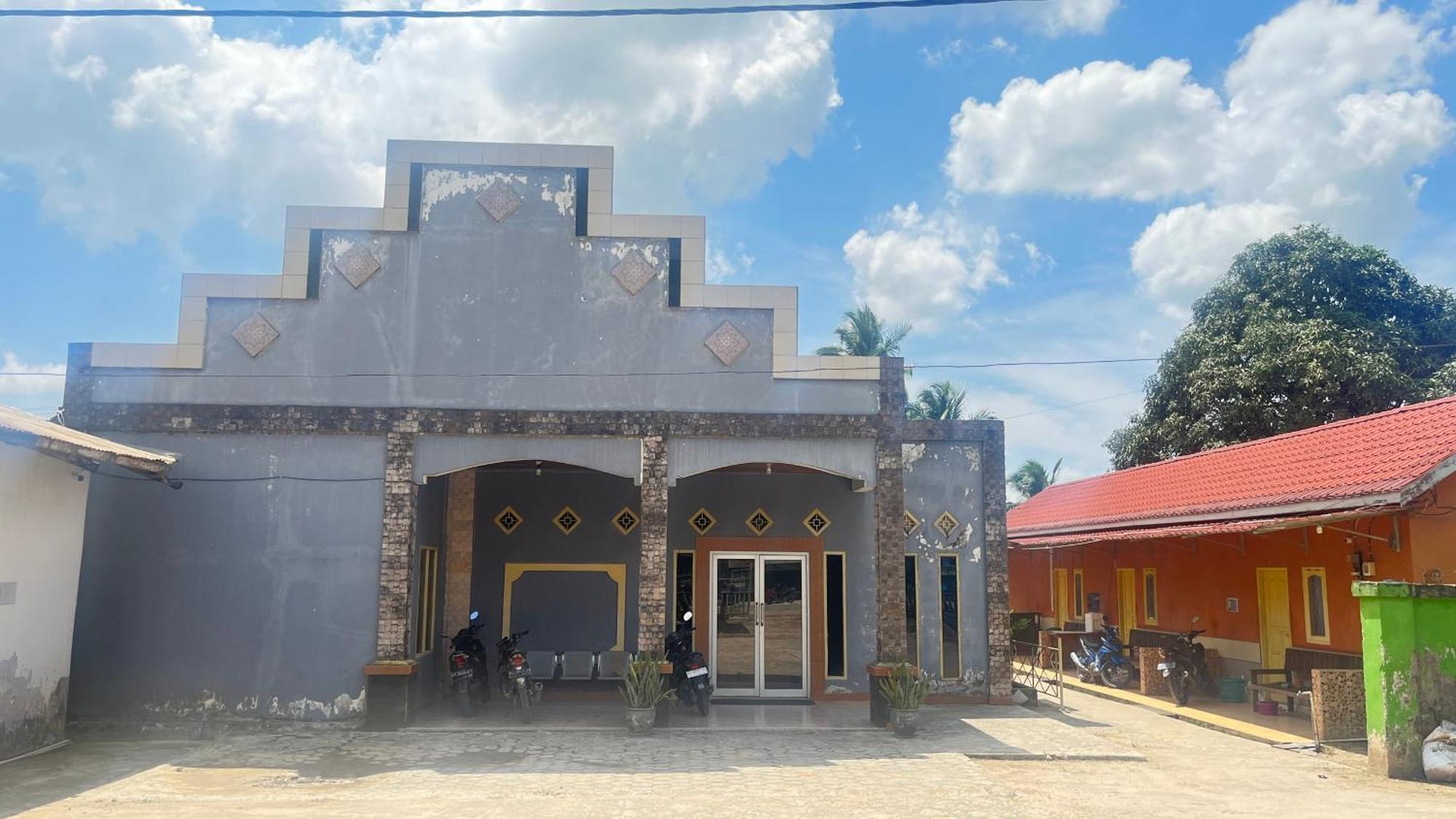 Oyo 93119 Guest House Leo Patra Muara Badak Εξωτερικό φωτογραφία