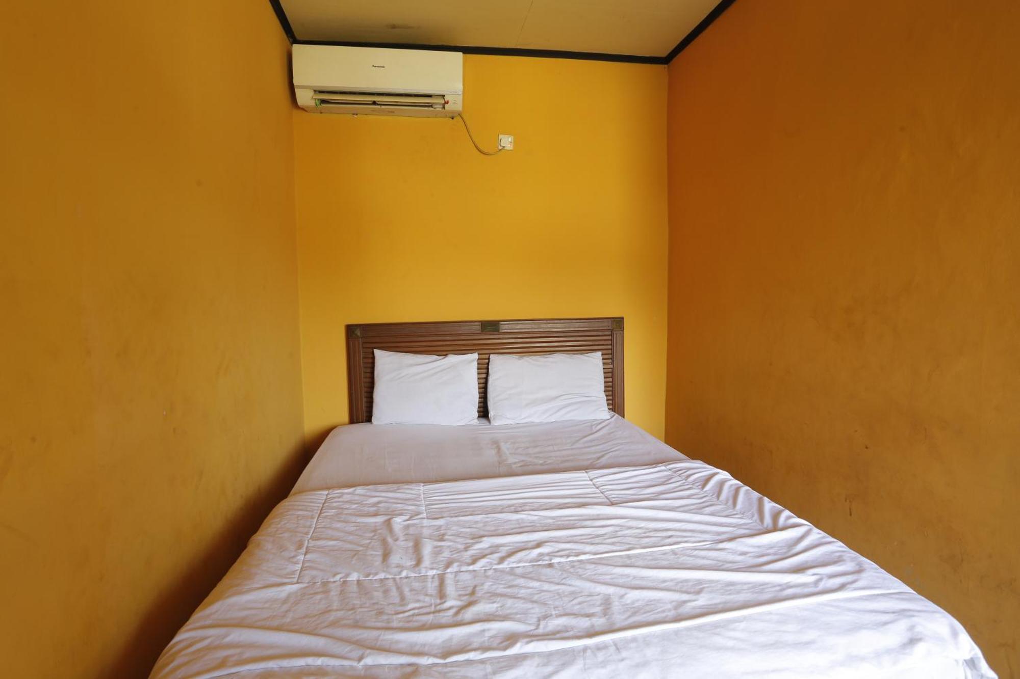 Oyo 93119 Guest House Leo Patra Muara Badak Εξωτερικό φωτογραφία